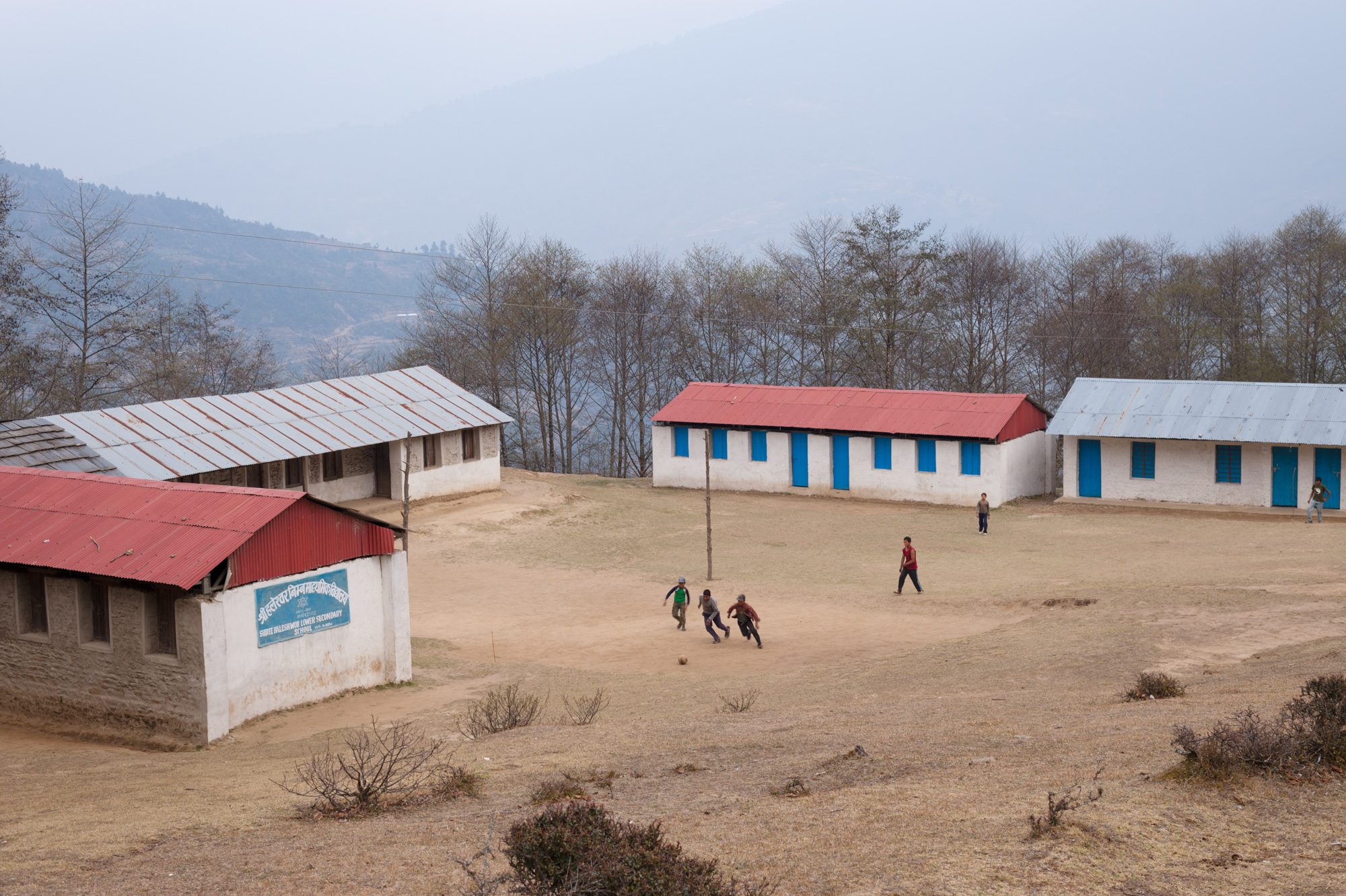 School, between Jiri and Shivalaya