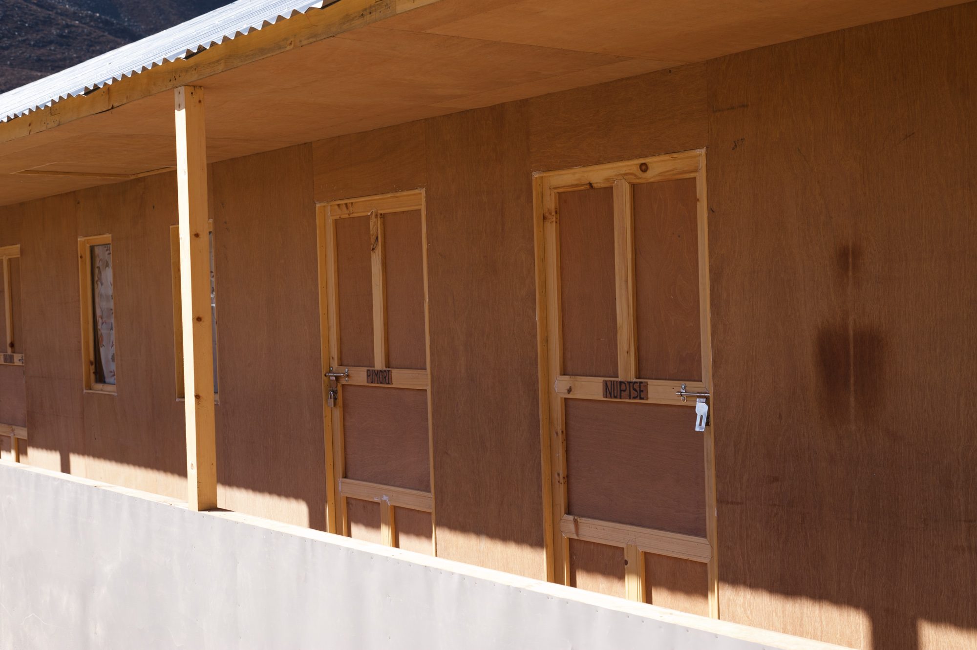 Plywood rooms, Dingboche