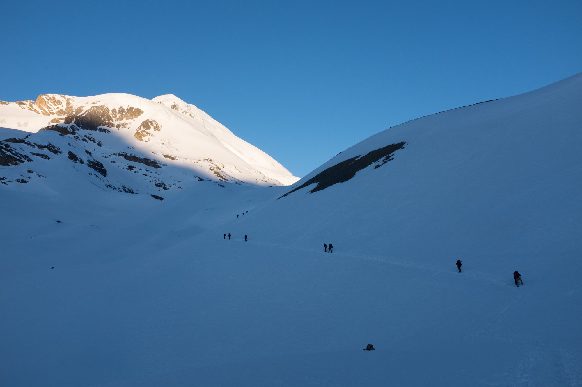 Approaching Thorong La